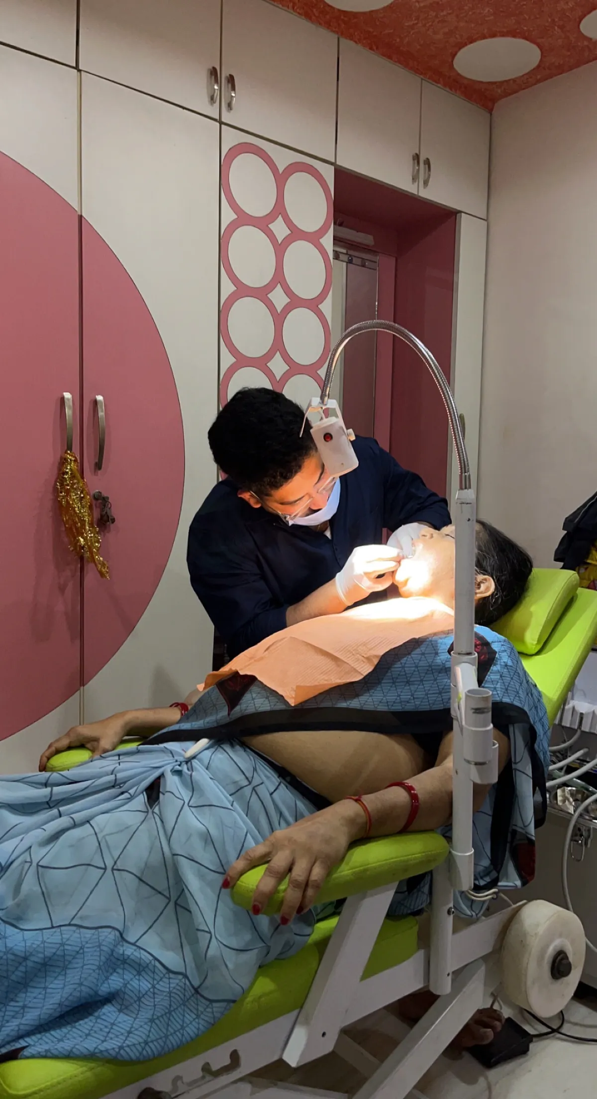 Prudentoe dentist on a home dental appointment in Hyderabad